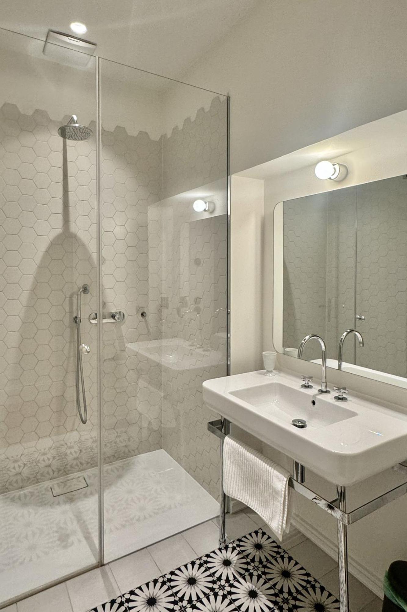 Stunning Apartment In City Center Wien Exteriör bild